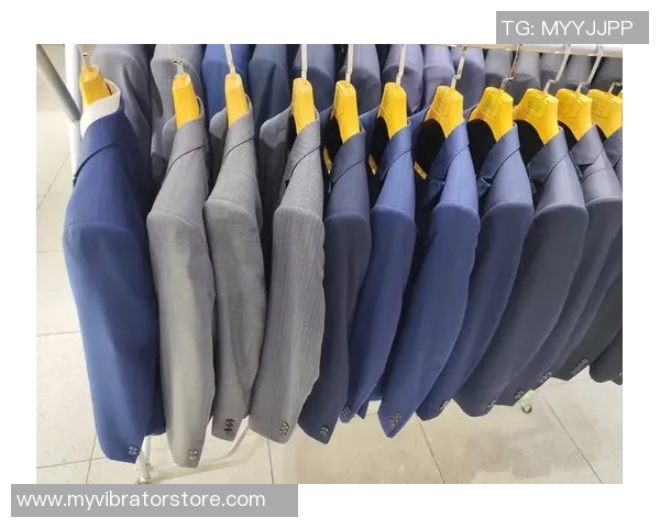 提升职场形象与安全保障工作服设计创新探索与应用实践