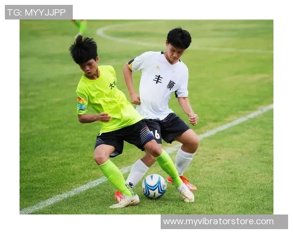 去年备受瞩目的足球明星们在赛场上的精彩表现与背后的故事 去年备受瞩目的足球明星们在赛场上的精彩表现与背后的故事